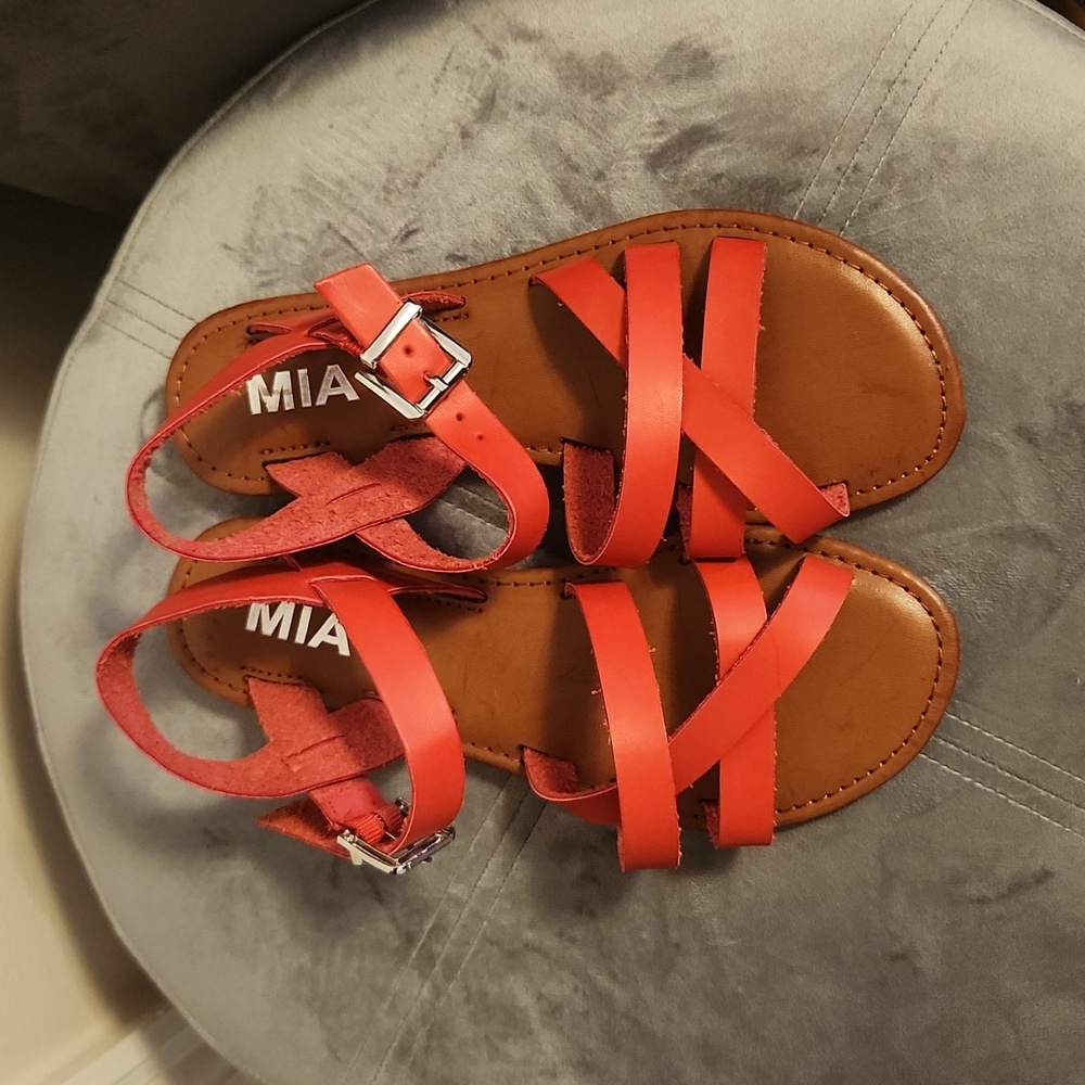 MIA NWOT Red Sandals